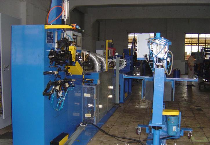 江阴市迪姆机械提供的橡胶机械设备三角胶